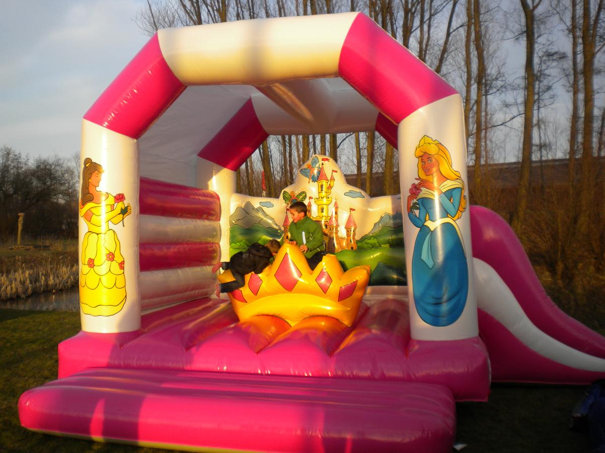 barbeknoeierke springkasteel